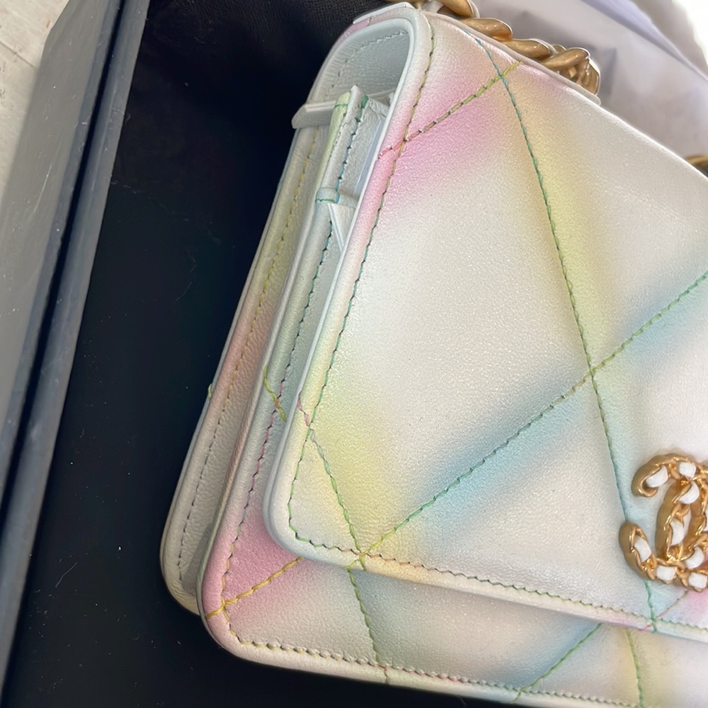 Chanel 22p rare wallet on chain crossbody bag multi color pastel white pink - Picture 4 of 11